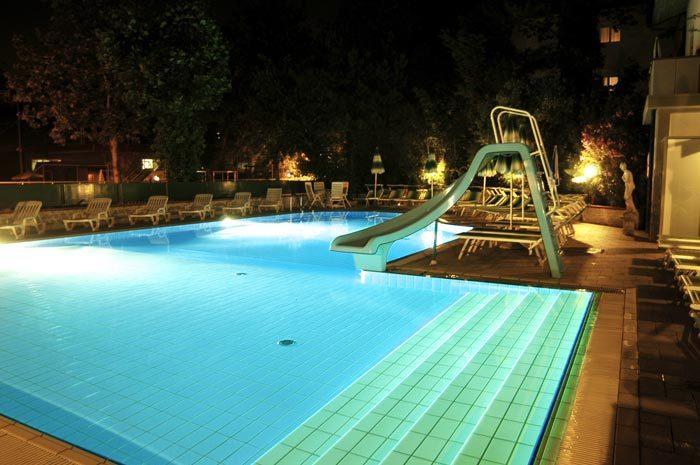Hotel Giamaika تْشيزيناتيكو المظهر الخارجي الصورة