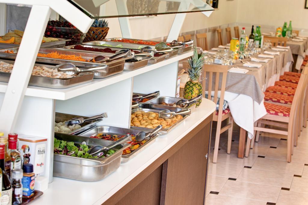 Hotel Giamaika تْشيزيناتيكو المظهر الخارجي الصورة