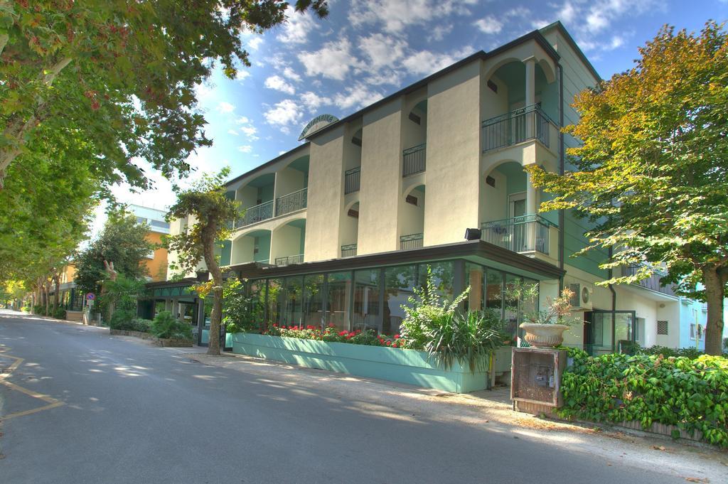 Hotel Giamaika تْشيزيناتيكو المظهر الخارجي الصورة